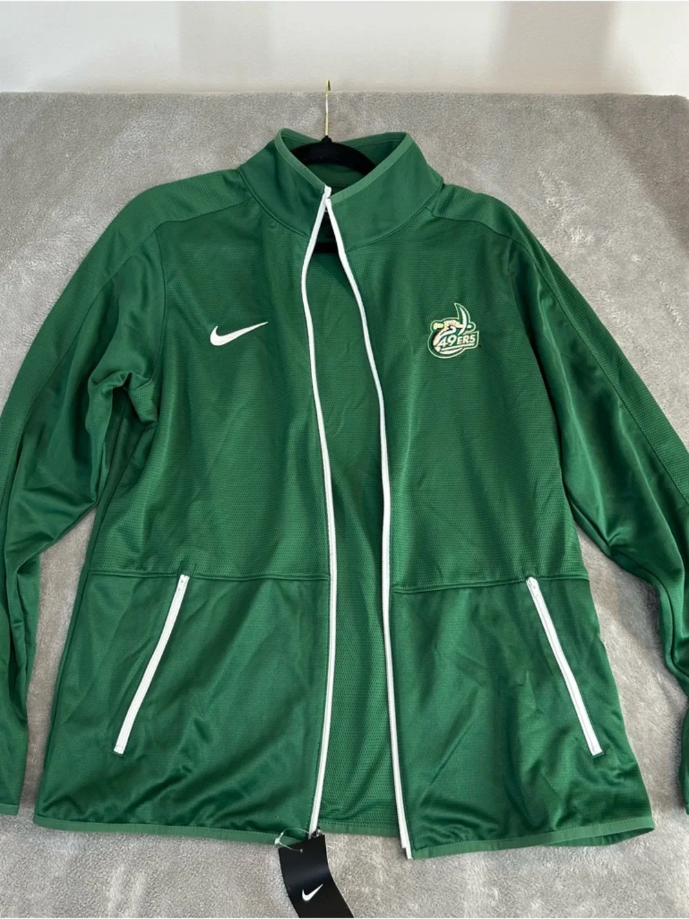 Nike Charlotte 49ers College‎ Track Jacket Men’s Sweater Color Green Size Small